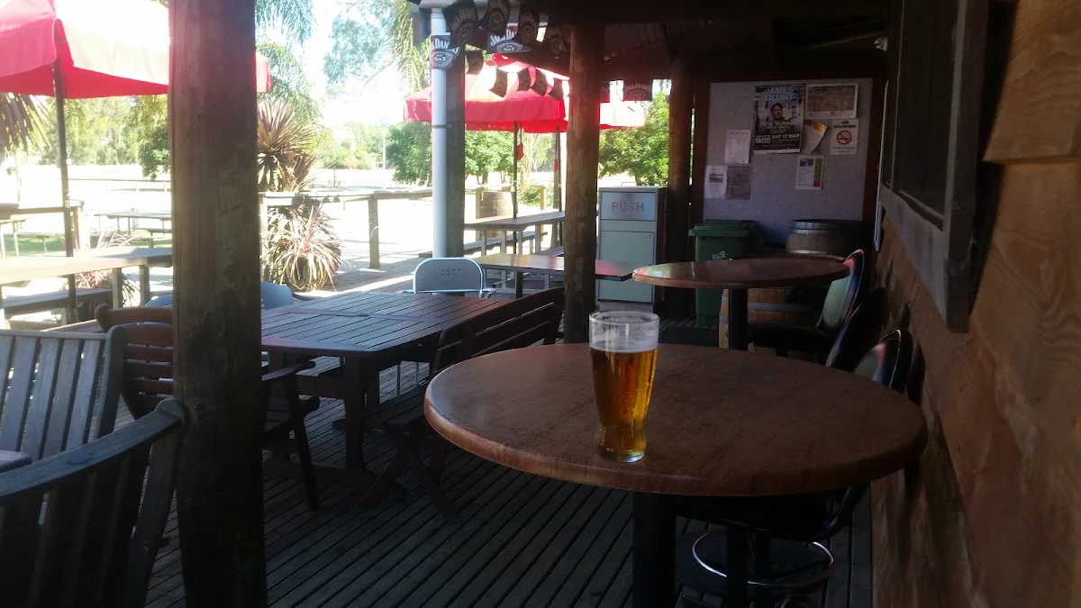 Vibe, Bundalong Tavern