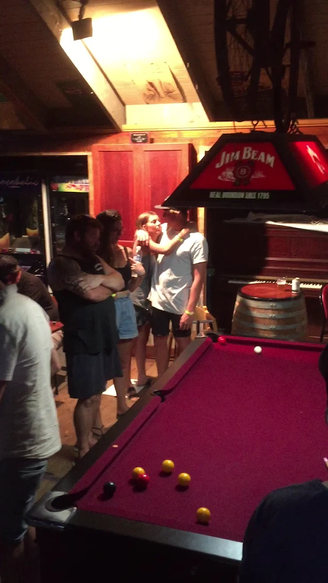 Vibe, Bundalong Tavern