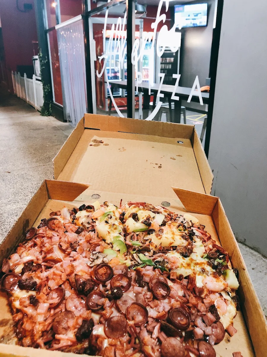 Alberto's Pizza cover