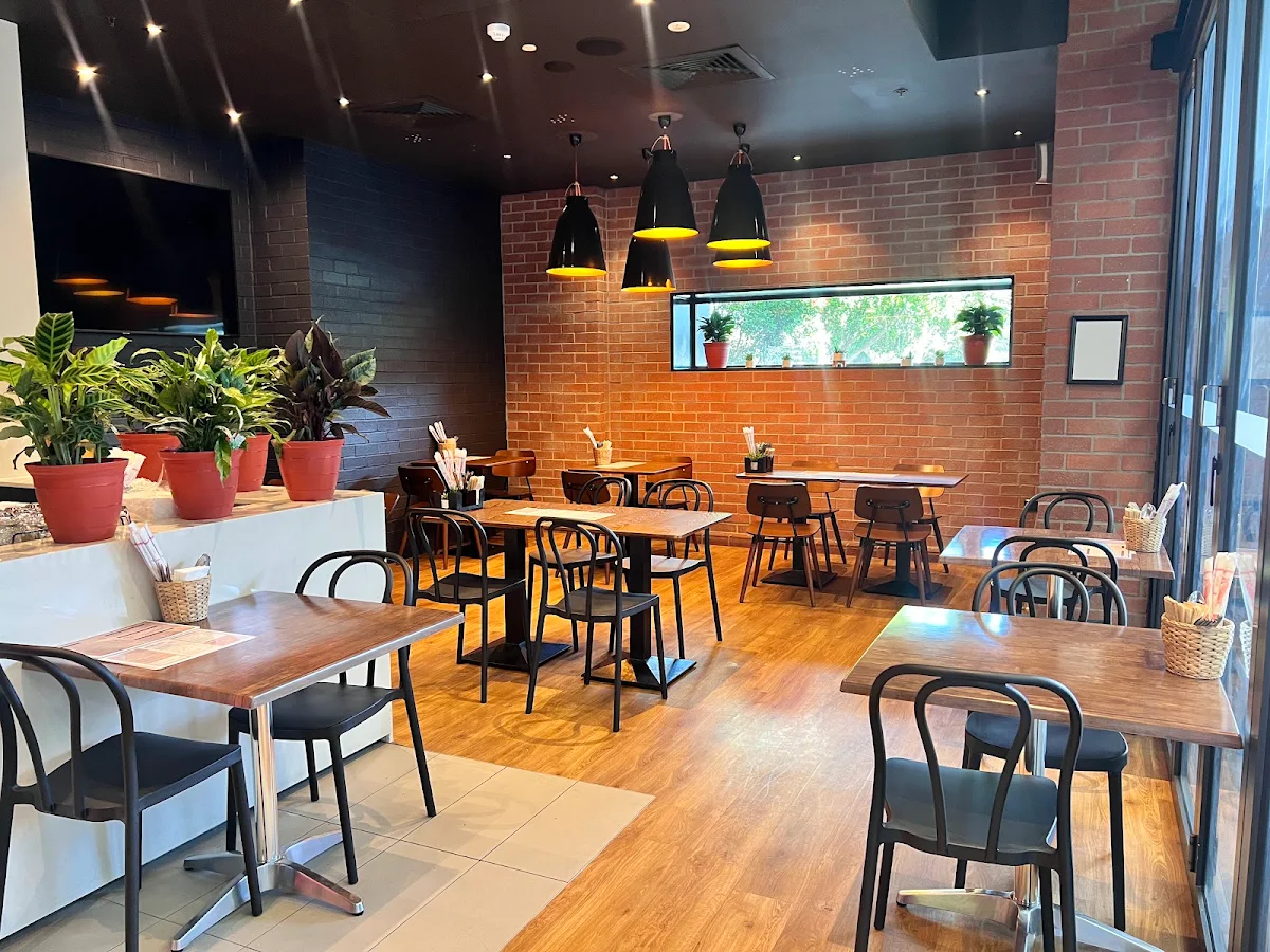 Vibe, HONG KITCHEN & BAR