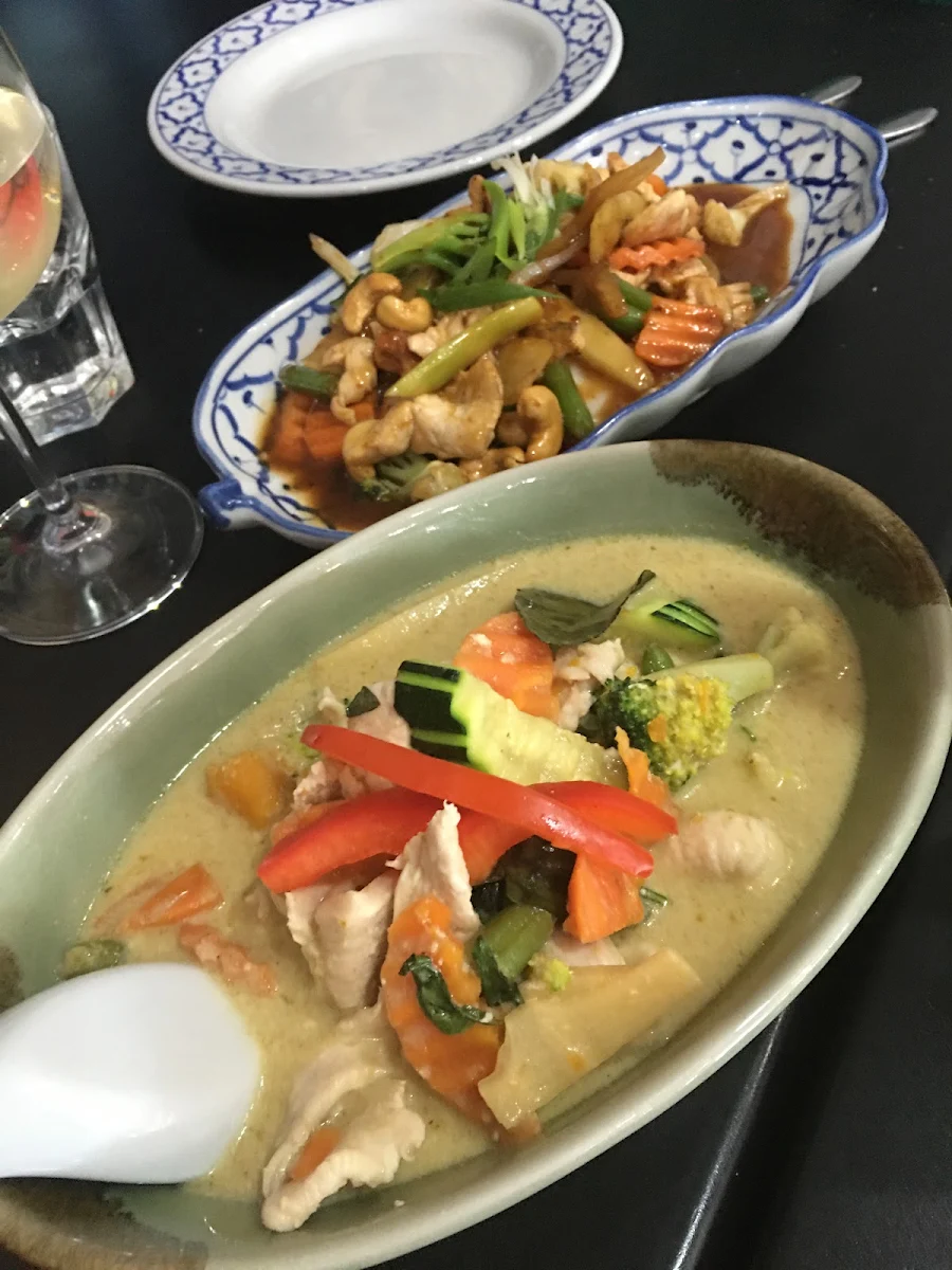 Food & drink, POJ'S CHARM THAI RESTAURANT AND CAFE