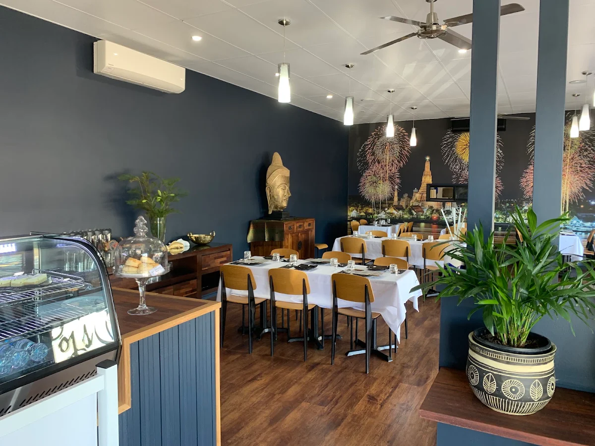 Vibe, POJ'S CHARM THAI RESTAURANT AND CAFE