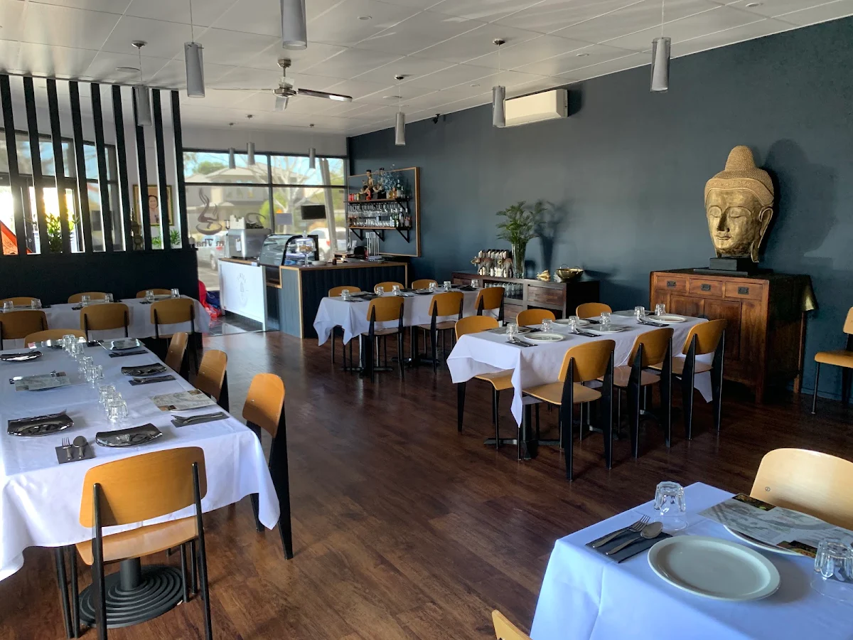 Vibe, POJ'S CHARM THAI RESTAURANT AND CAFE