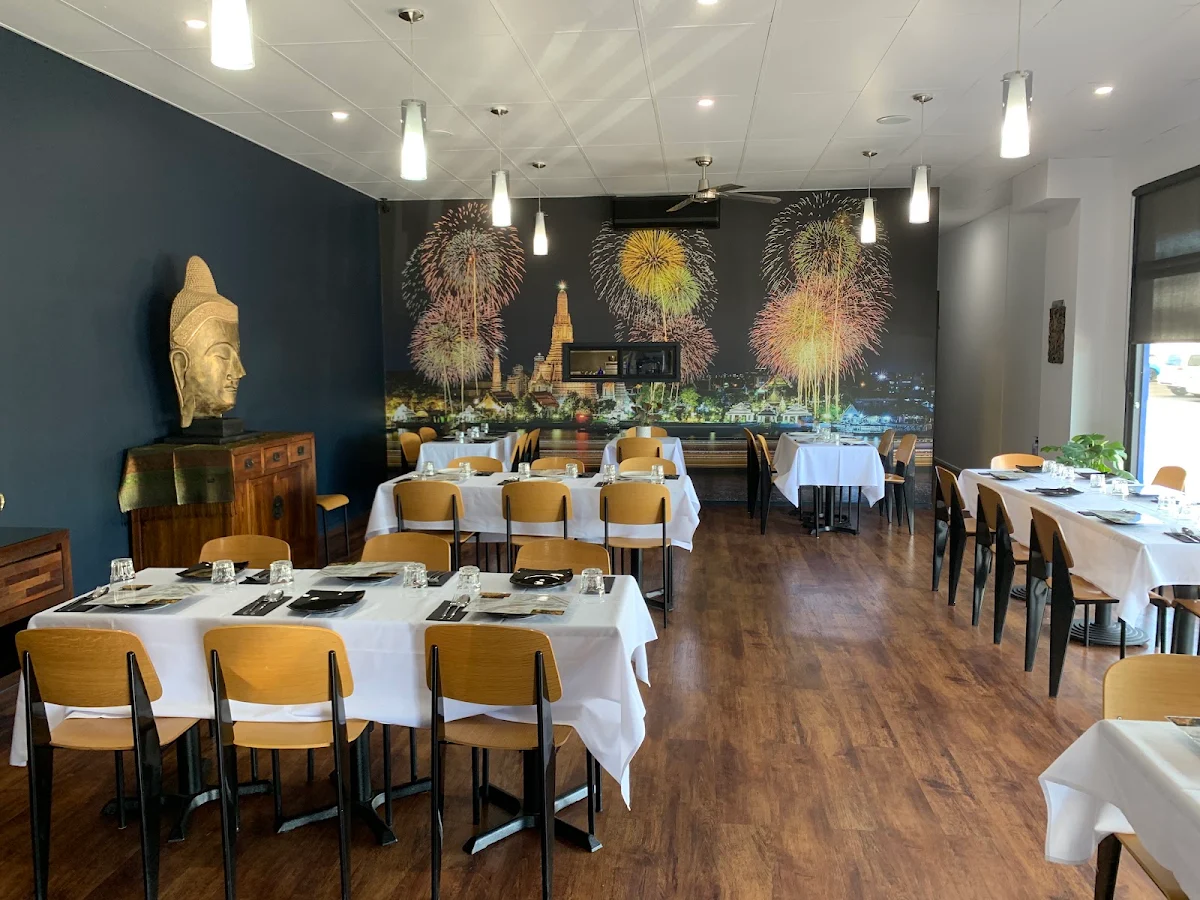 Vibe, POJ'S CHARM THAI RESTAURANT AND CAFE