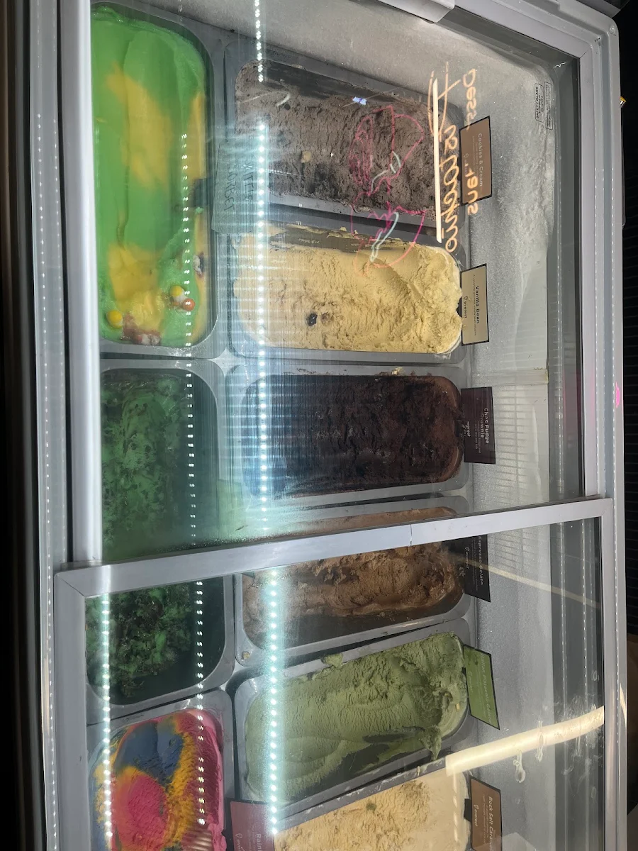 Vibe, Pistachio Dessert Haus