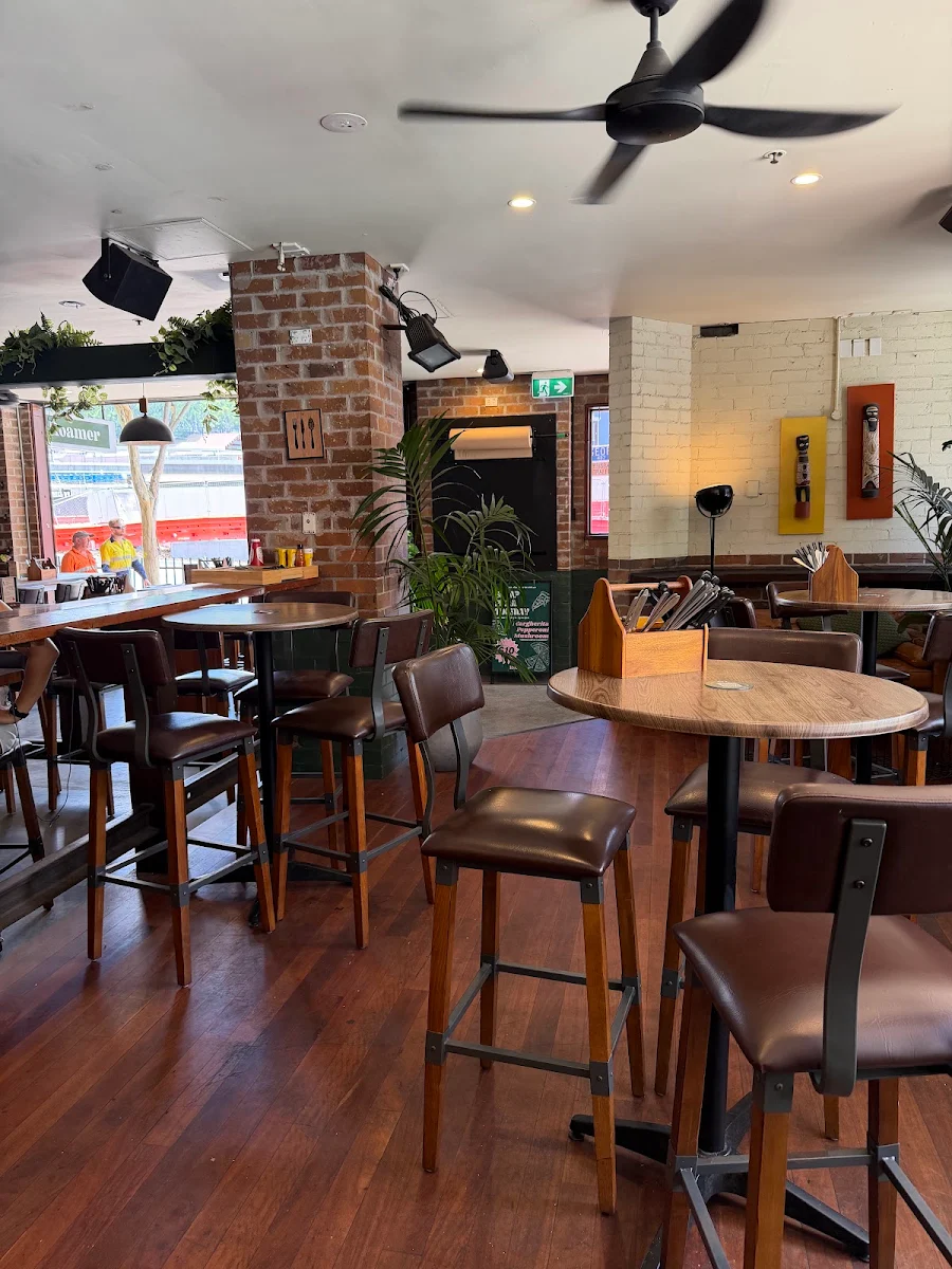 Vibe, Roamer Brisbane Bar/Cafe