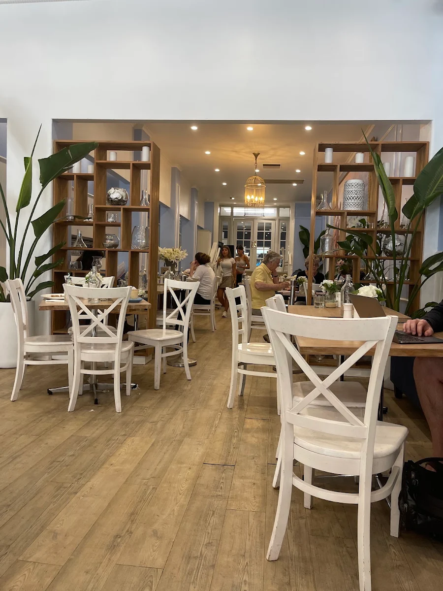 Vibe, Now & Then Cafe kew