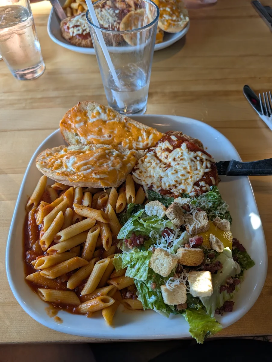 Food & drink, Boston Pizza