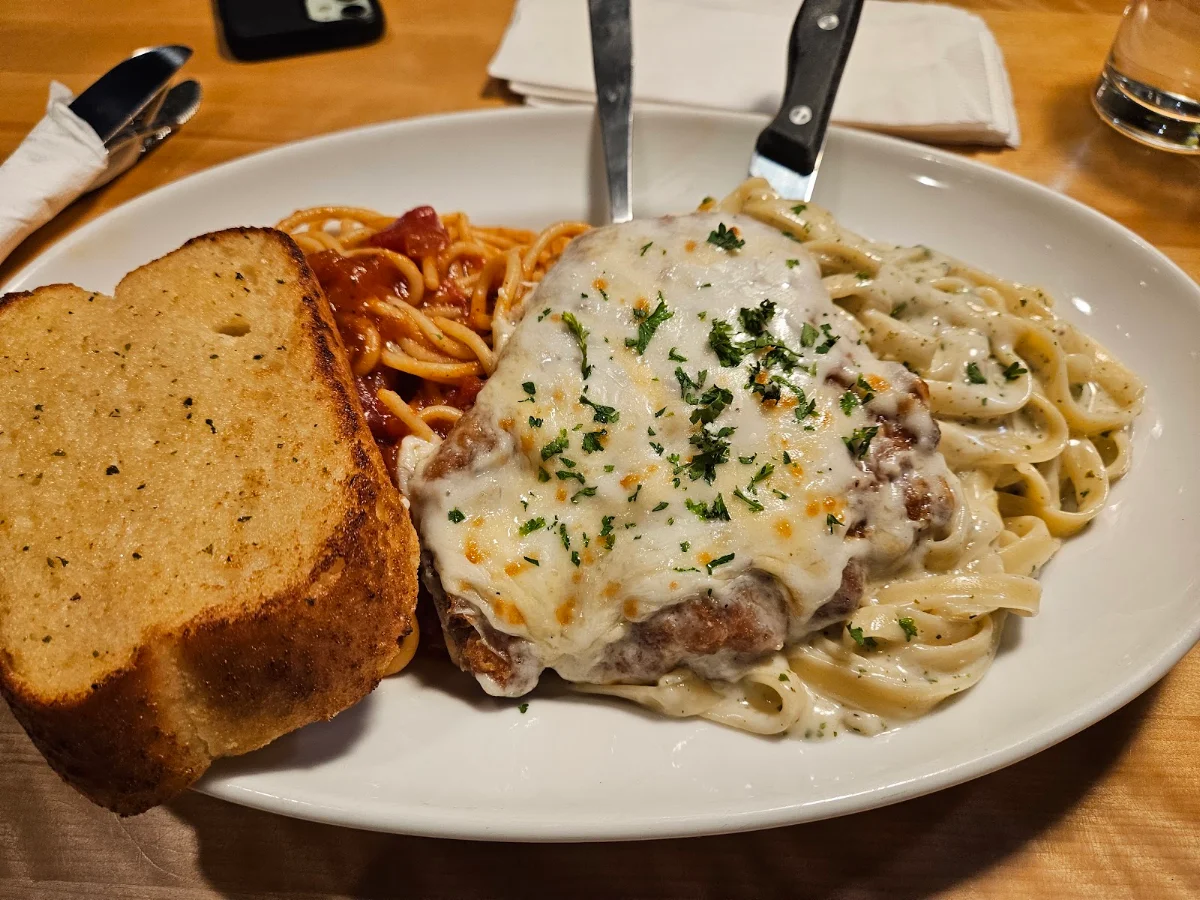Food & drink, Boston Pizza