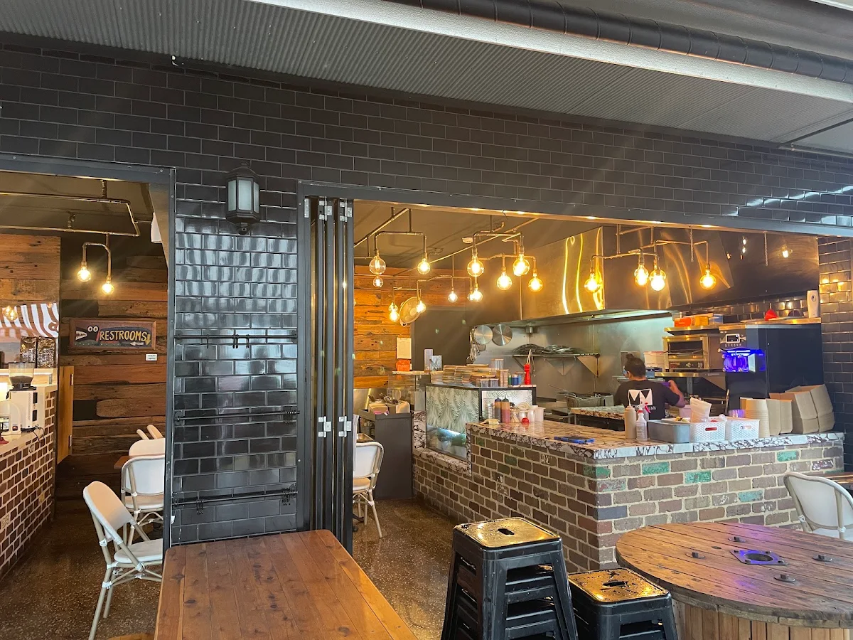 Vibe, Meeting Morgan Café