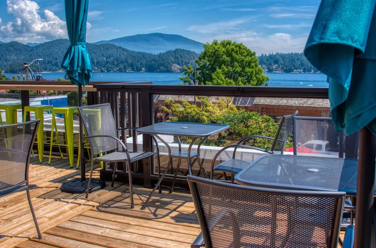 Vibe, The Pink House Bistro