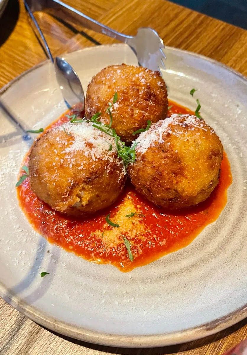 Food & drink, La Disfida Haberfield