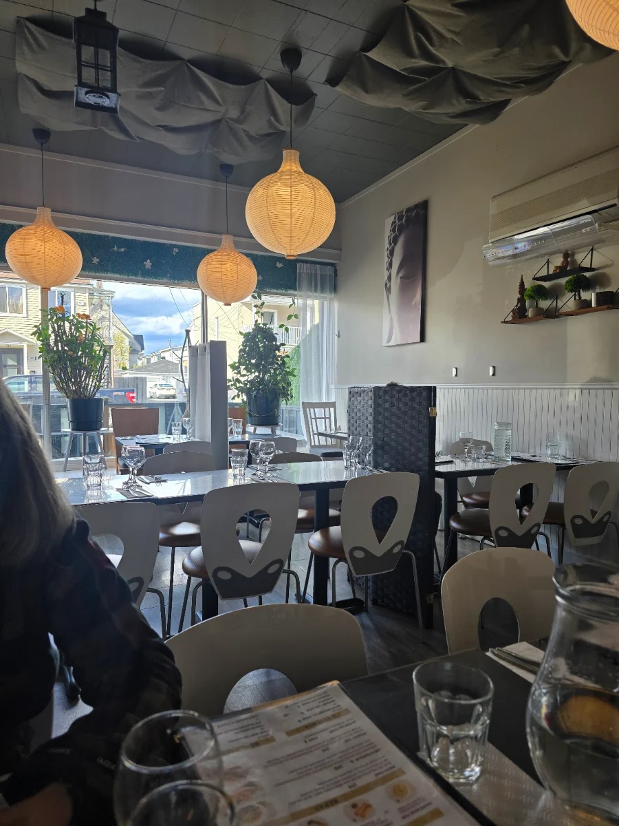 Vibe, Restaurant Lueur du Mékong