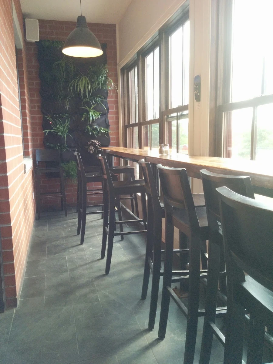 Vibe, Alice's Village Cafe
