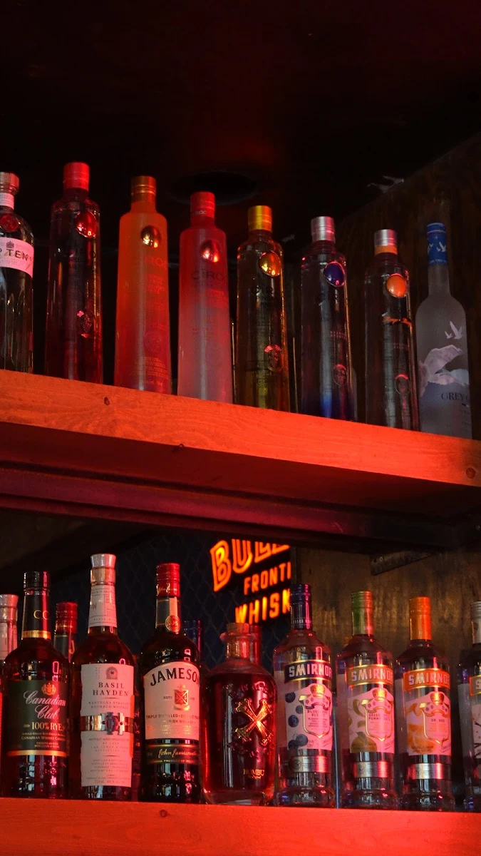 Vibe, The Whiskey Barn - Honky Tonk and Smoke BBQ