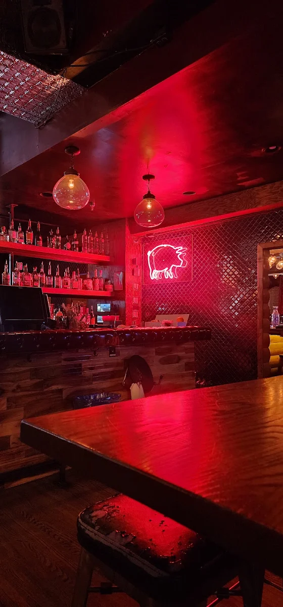 Vibe, The Whiskey Barn - Honky Tonk and Smoke BBQ
