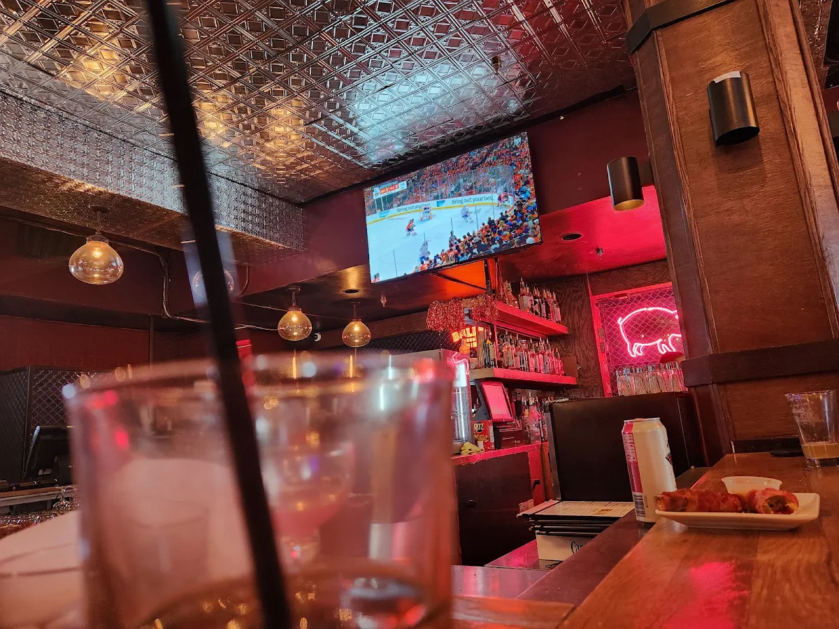 Vibe, The Whiskey Barn - Honky Tonk and Smoke BBQ