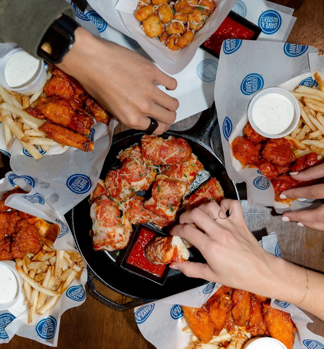 Food & drink, Dave & Buster's Oakville
