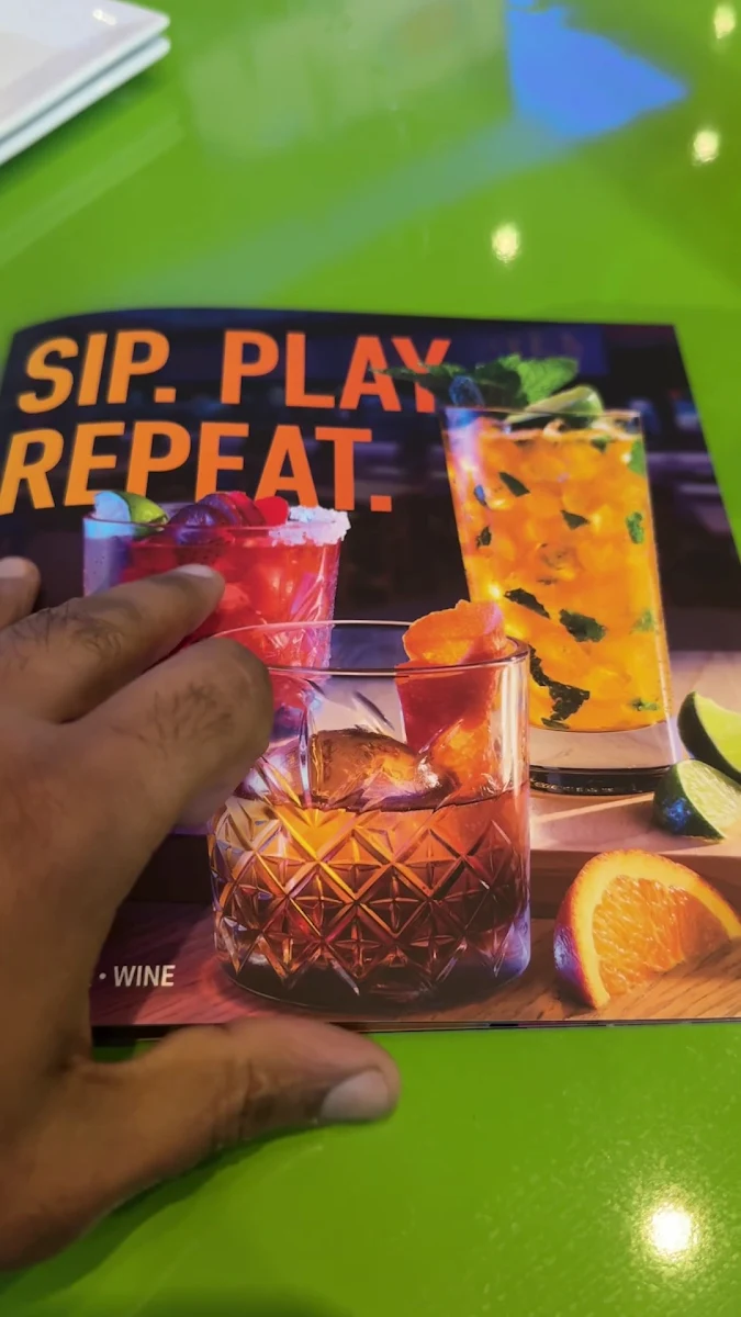Food & drink, Dave & Buster's Oakville