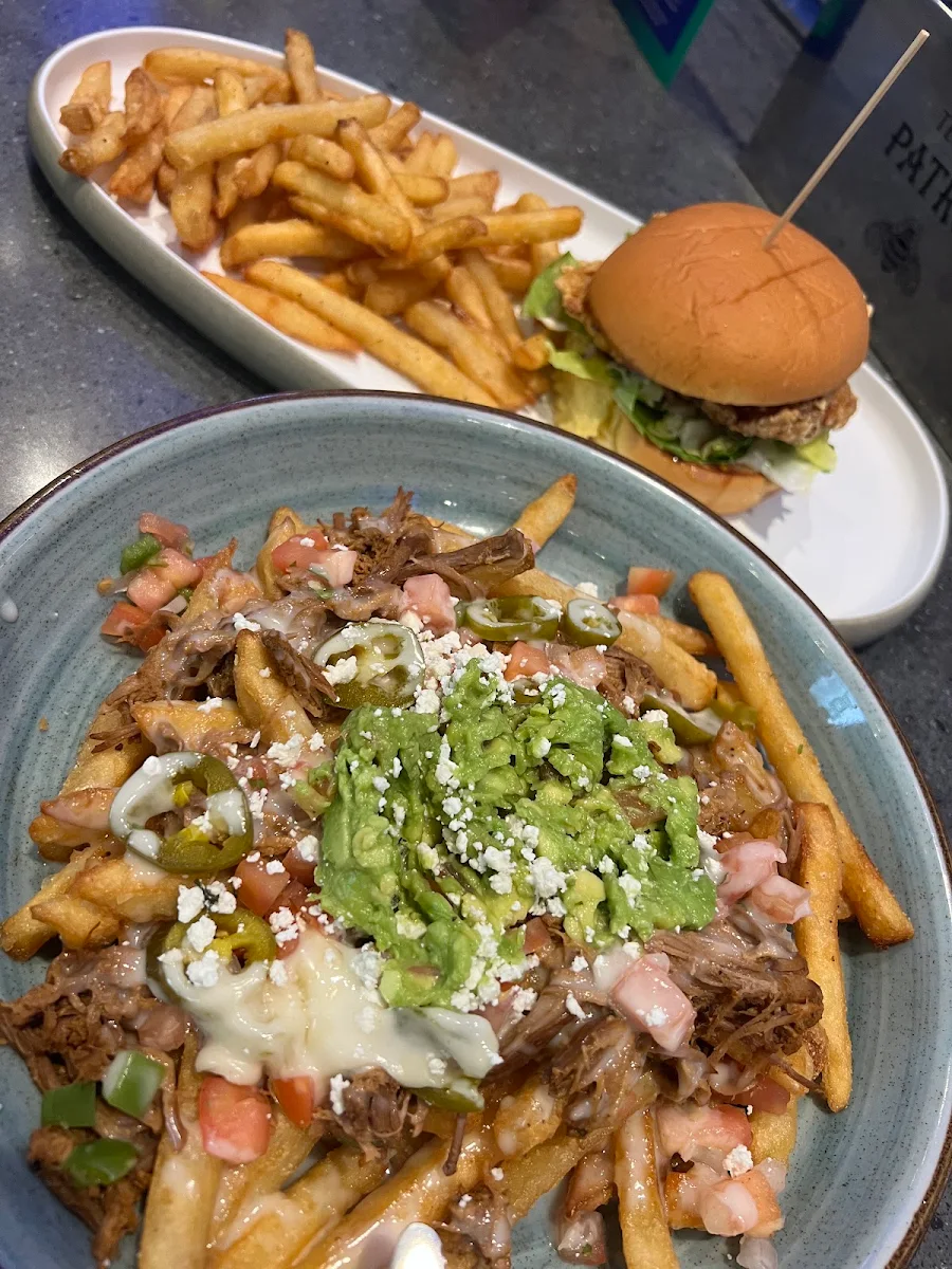 Food & drink, Dave & Buster's Oakville