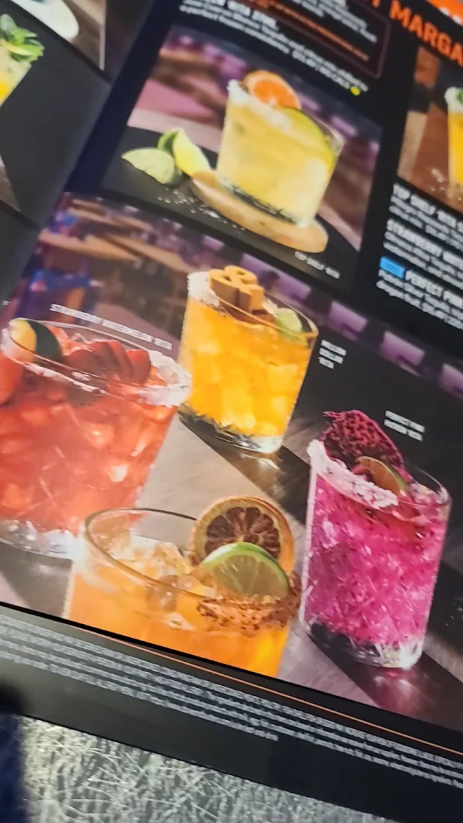 Food & drink, Dave & Buster's Oakville