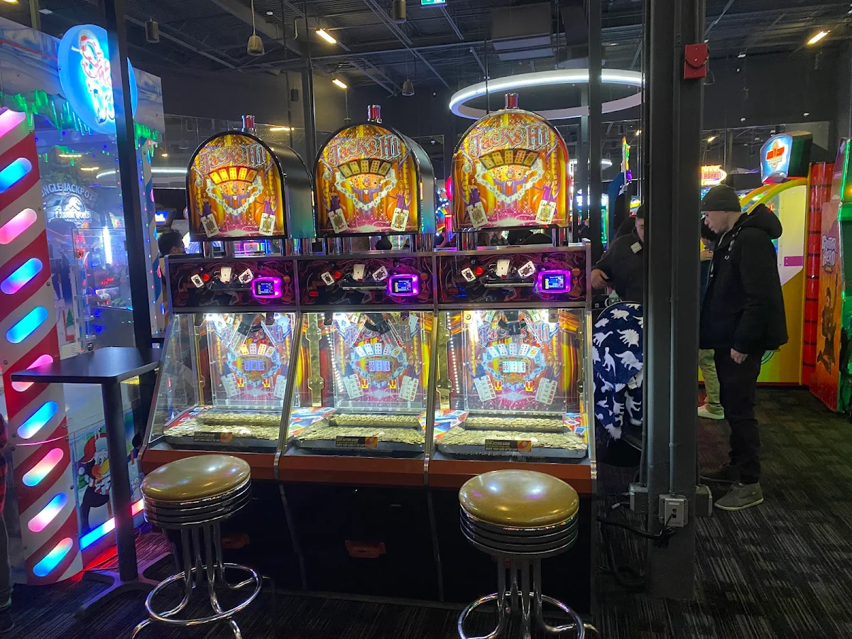 Vibe, Dave & Buster's Oakville