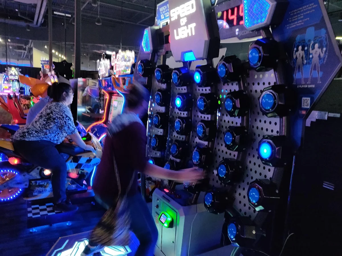 Vibe, Dave & Buster's Oakville