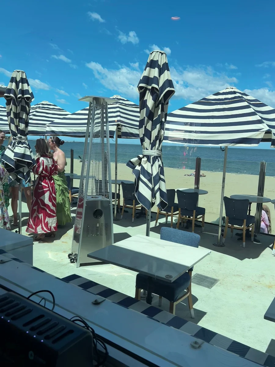 Vibe, Elwood Bathers