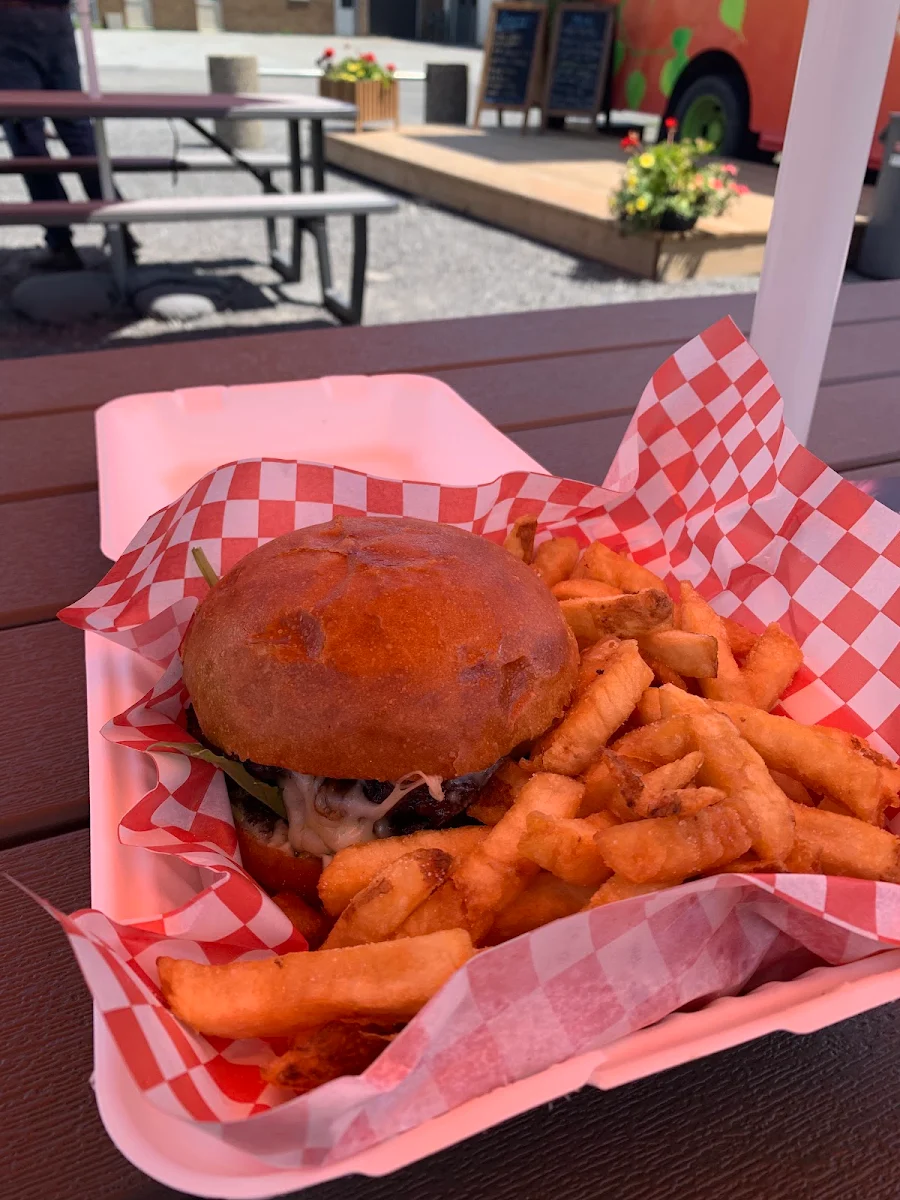 Food & drink, Anne-Marie's Street Eats