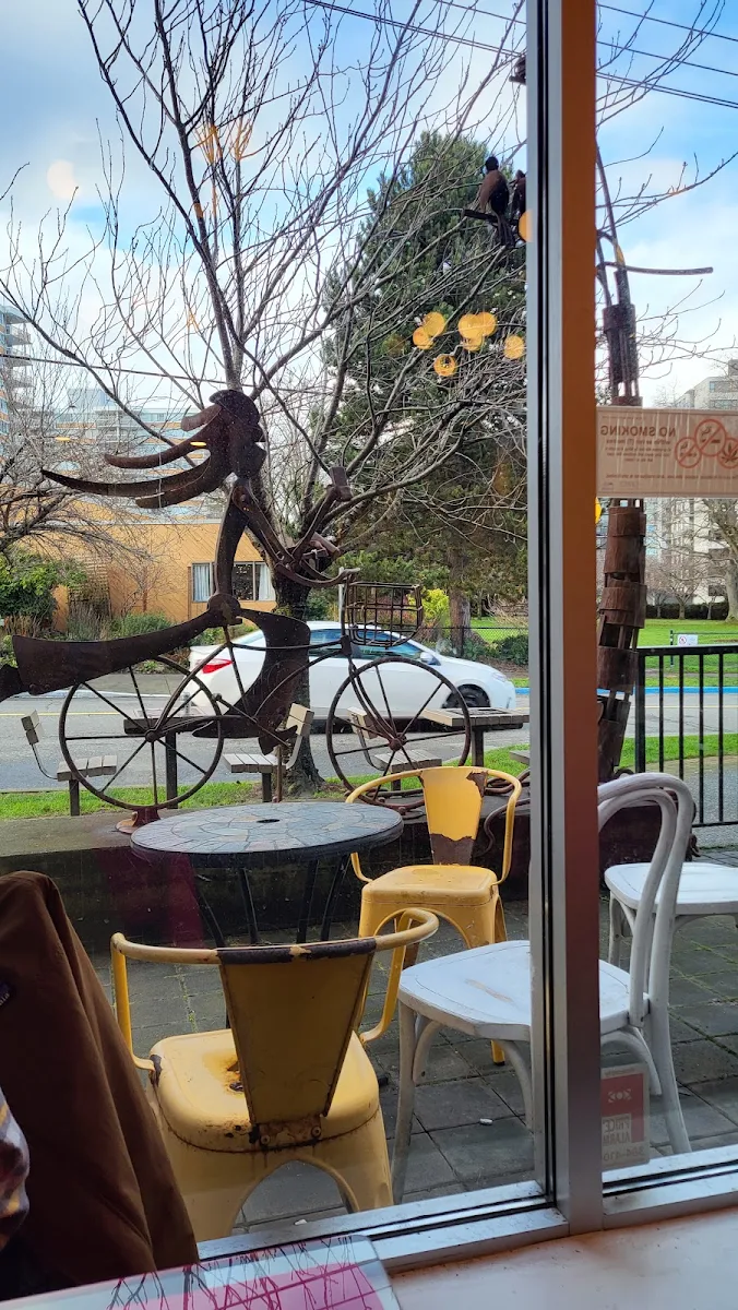 Vibe, Levantine Middle Eastern Restaurant