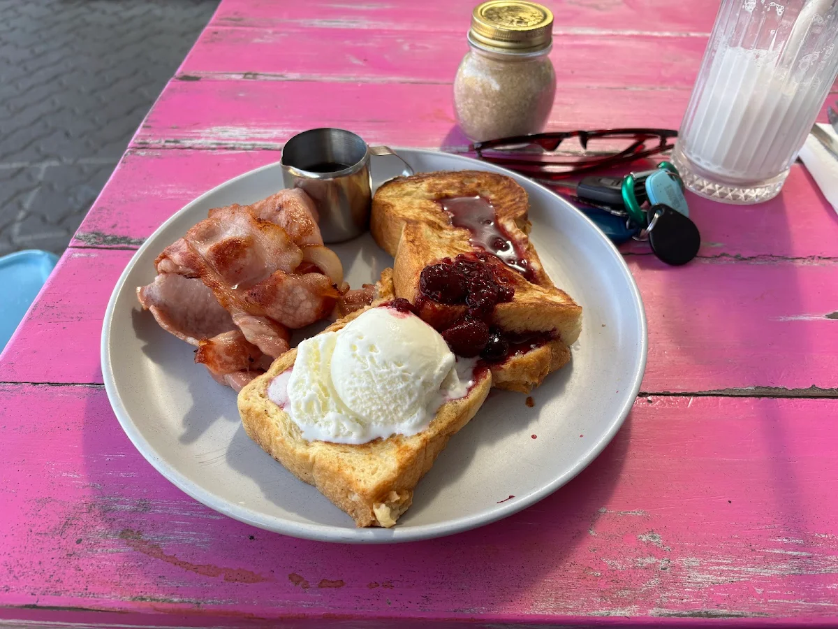 Food & drink, Early Bird - Magnetic Island