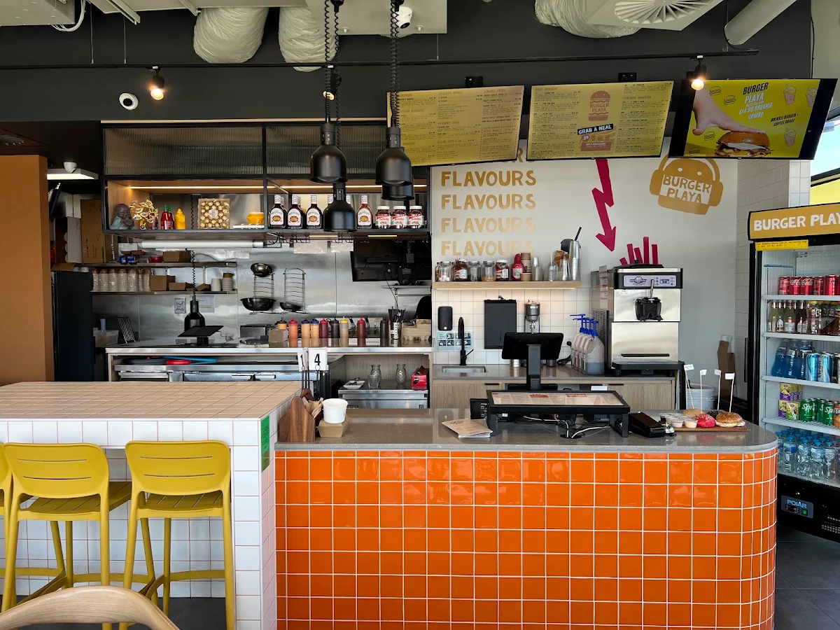Vibe, Burger Playa St Germain Village