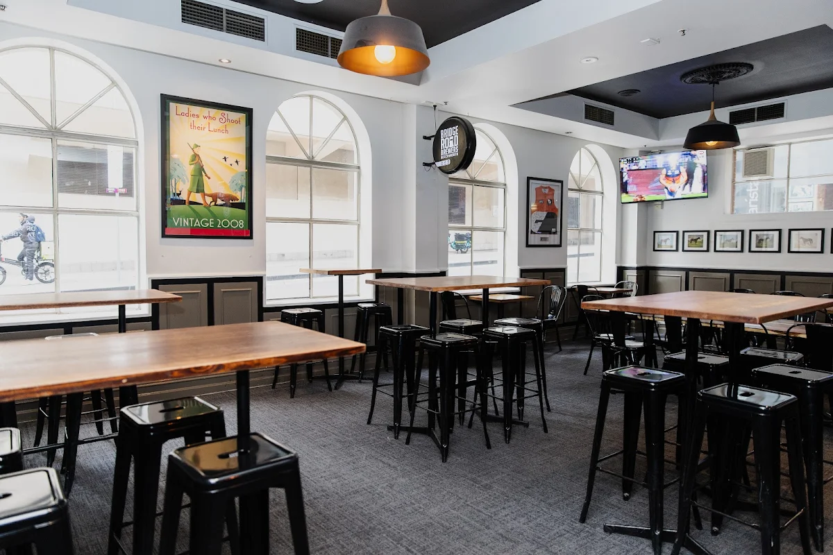 Vibe, The Coopers Inn