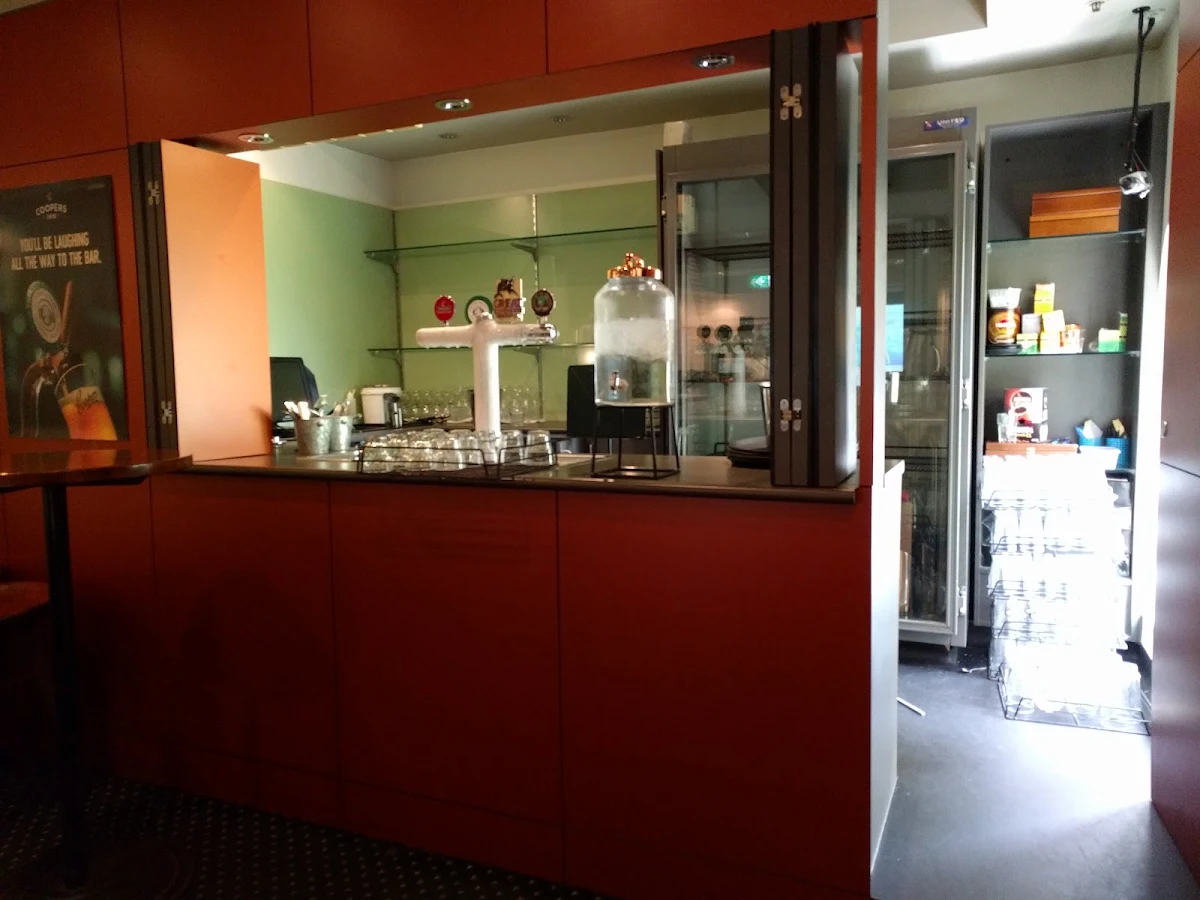 Vibe, The Coopers Inn