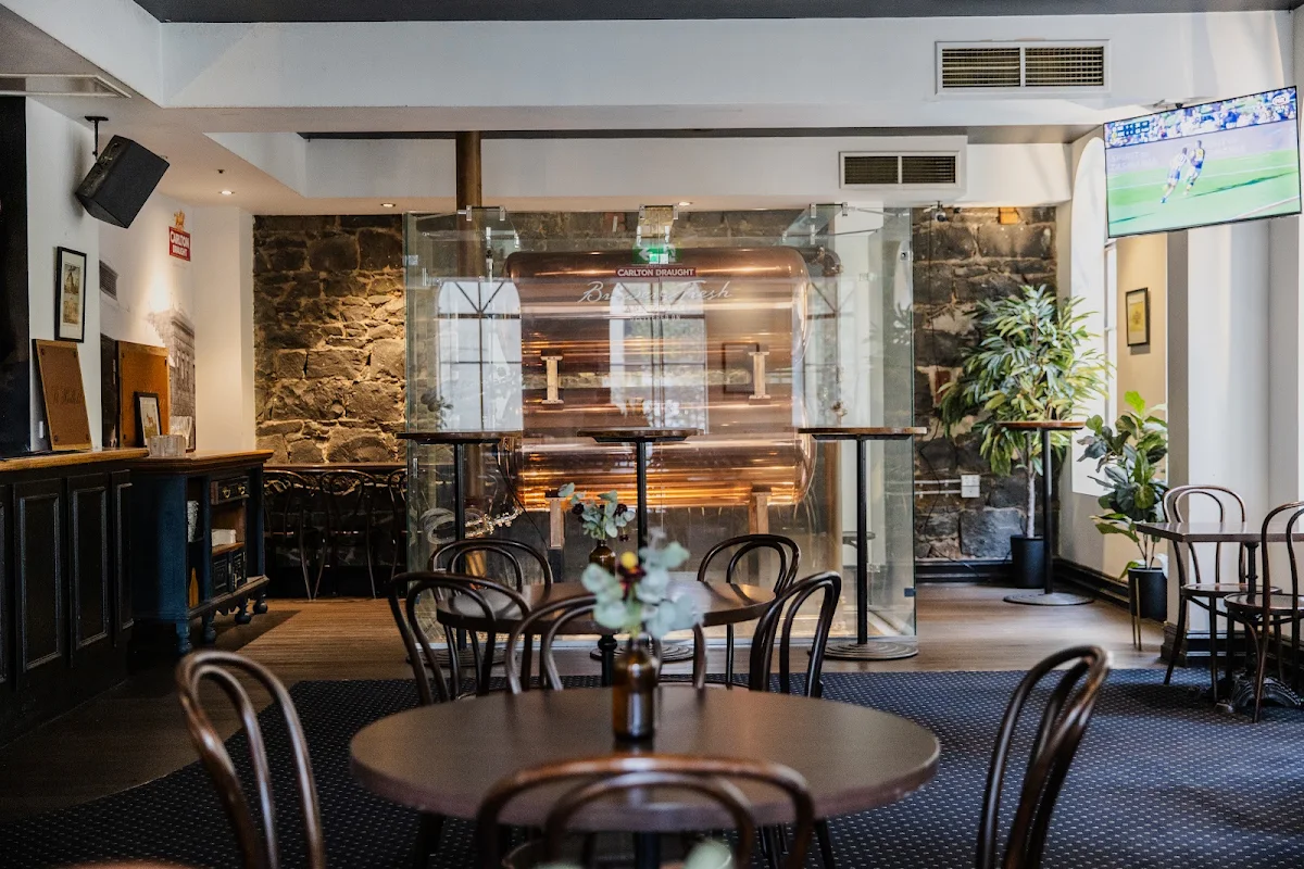 Vibe, The Coopers Inn