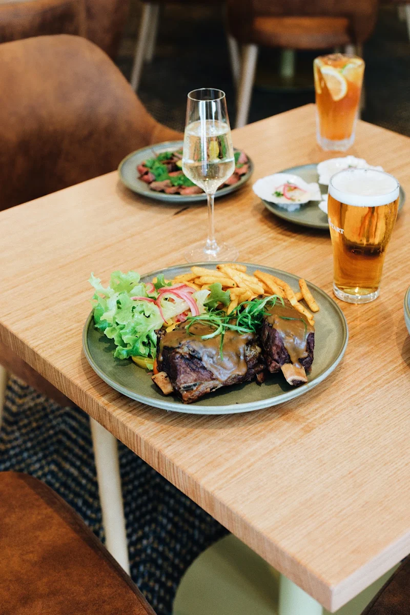 Food & drink, The Metropole Hotel