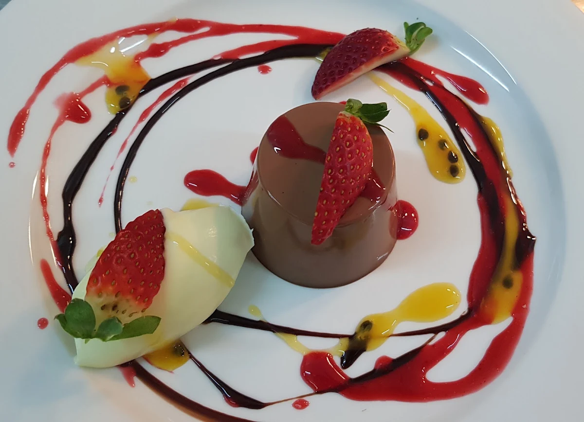 Food & drink, The Metropole Hotel