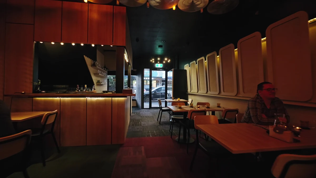 Vibe, Sonder Bar