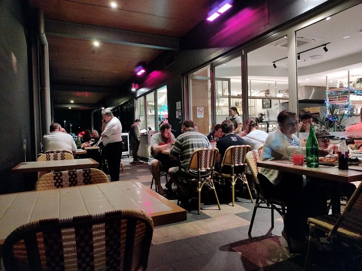 Vibe, George's Pizzeria Bella Vista