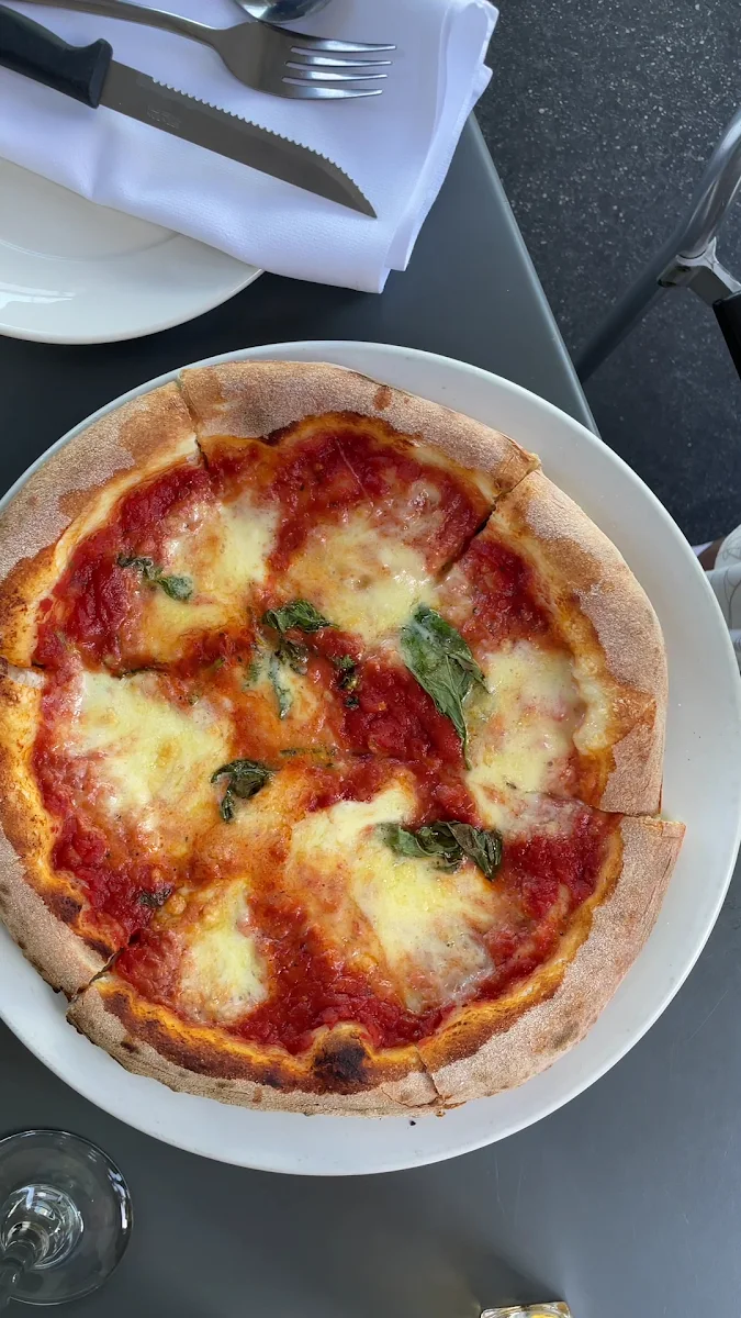 Food & drink, Renzo's Bar