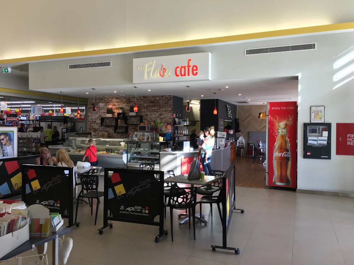 Vibe, Full Flava Café