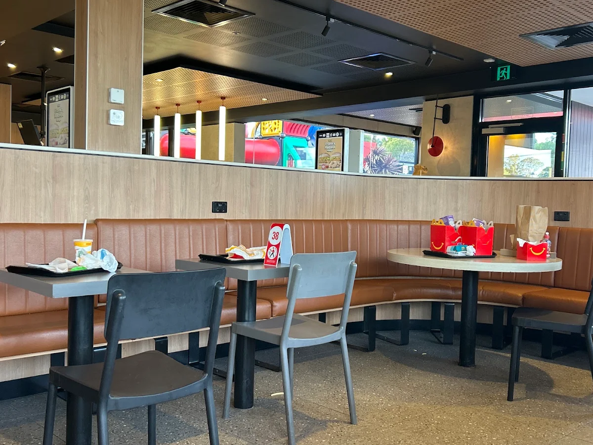 Vibe, McDonald's Holmesglen
