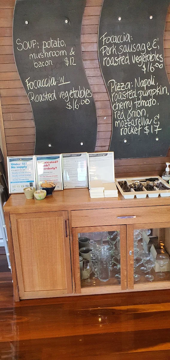 Menu, Intermezzo Cafe