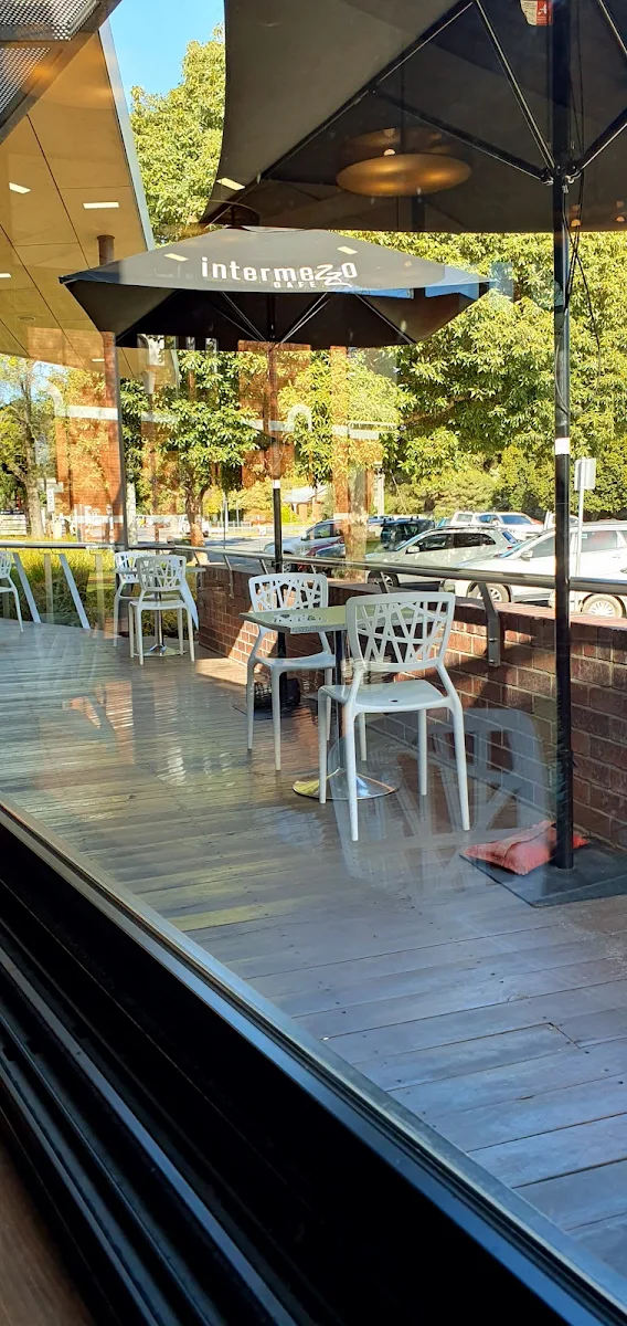 Vibe, Intermezzo Cafe