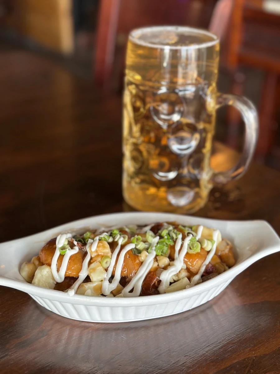 Food & drink, Moose McGuire's Huntclub
