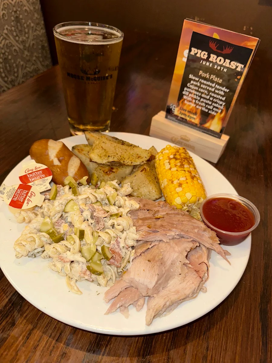 Food & drink, Moose McGuire's Huntclub