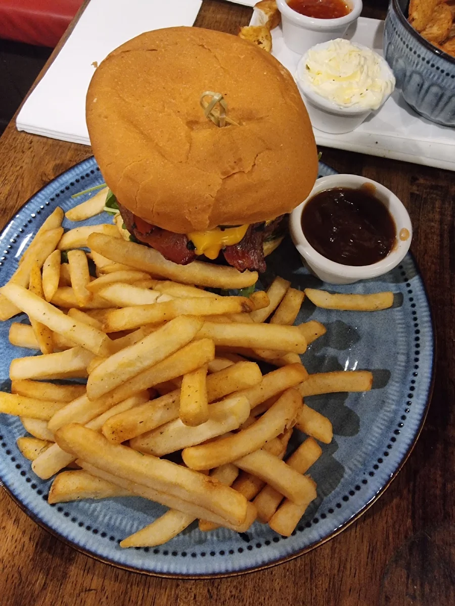 Food & drink, Foxy Malone's Irish Pub