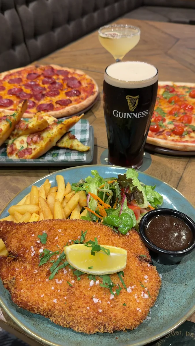 Food & drink, Foxy Malone's Irish Pub