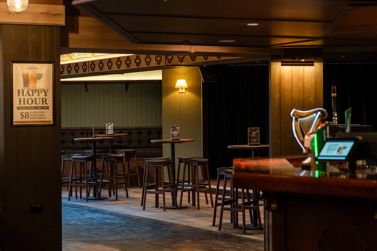 Vibe, Foxy Malone's Irish Pub