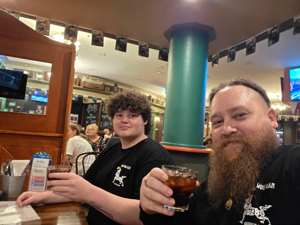 Vibe, Foxy Malone's Irish Pub